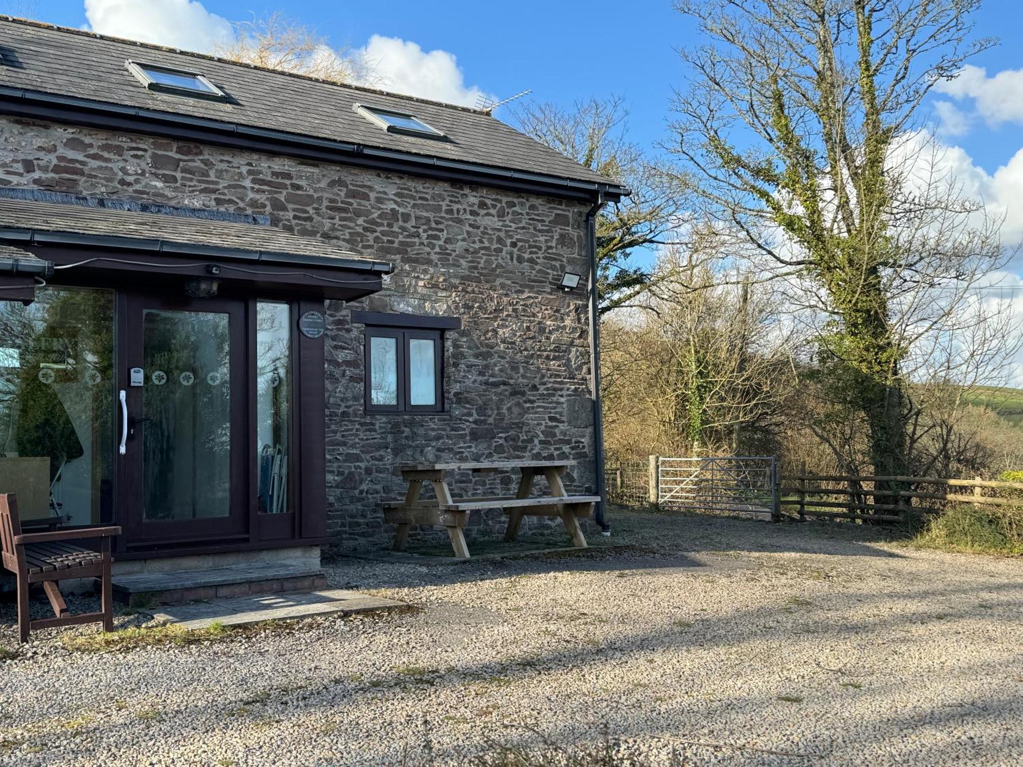 Upper Grippath Farm Holiday Cottages Нюпорт Екстериор снимка